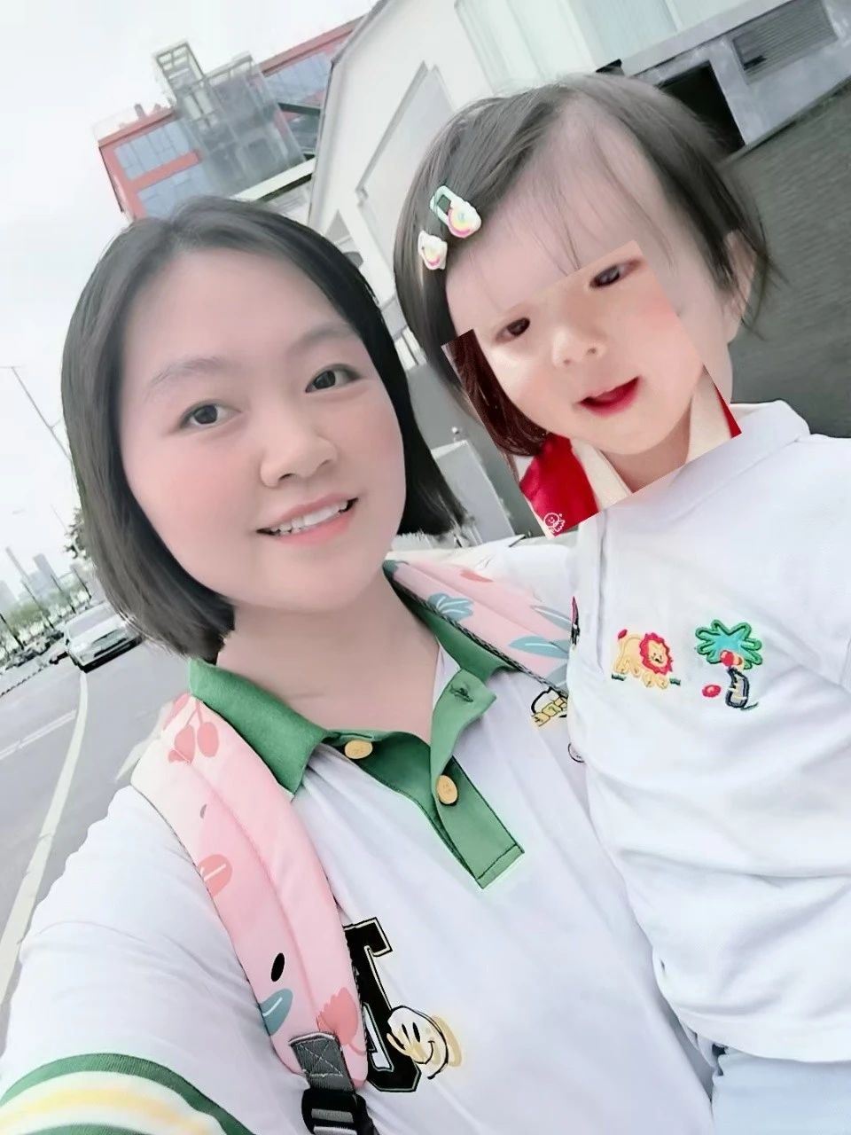邓阿姨工作生活照3