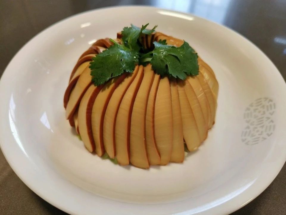 钱阿姨工作生活照5