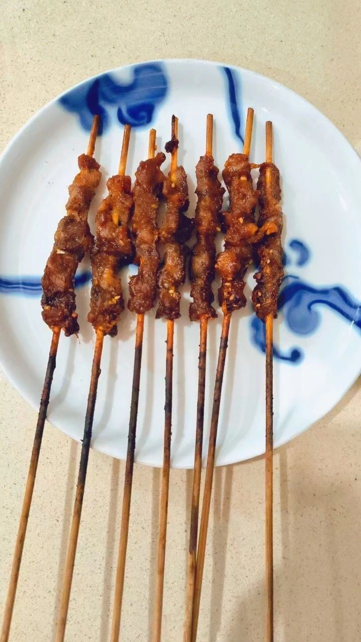 邓阿姨工作生活照8
