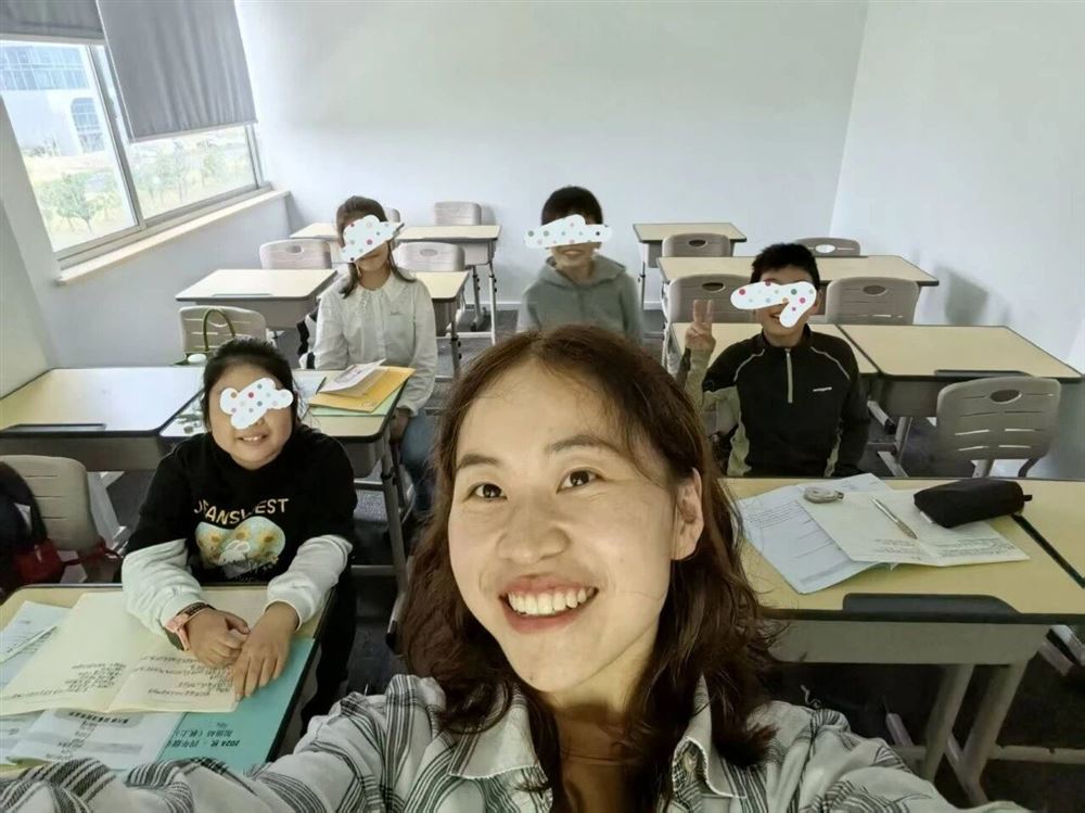 荣阿姨工作生活照10