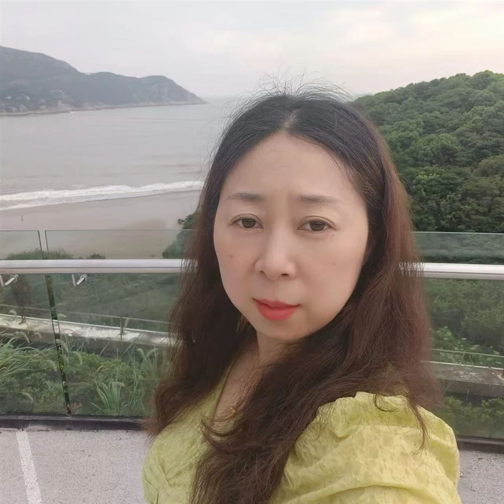 倪阿姨工作生活照2