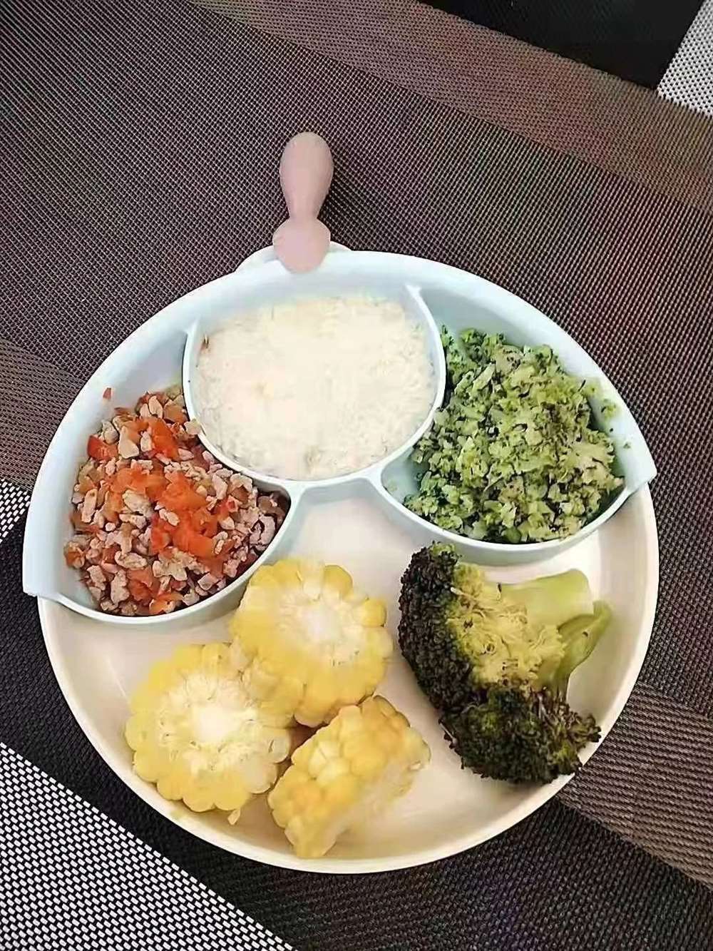 方阿姨工作生活照8