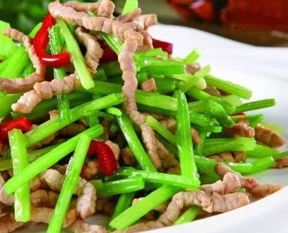 汪阿姨工作生活照12