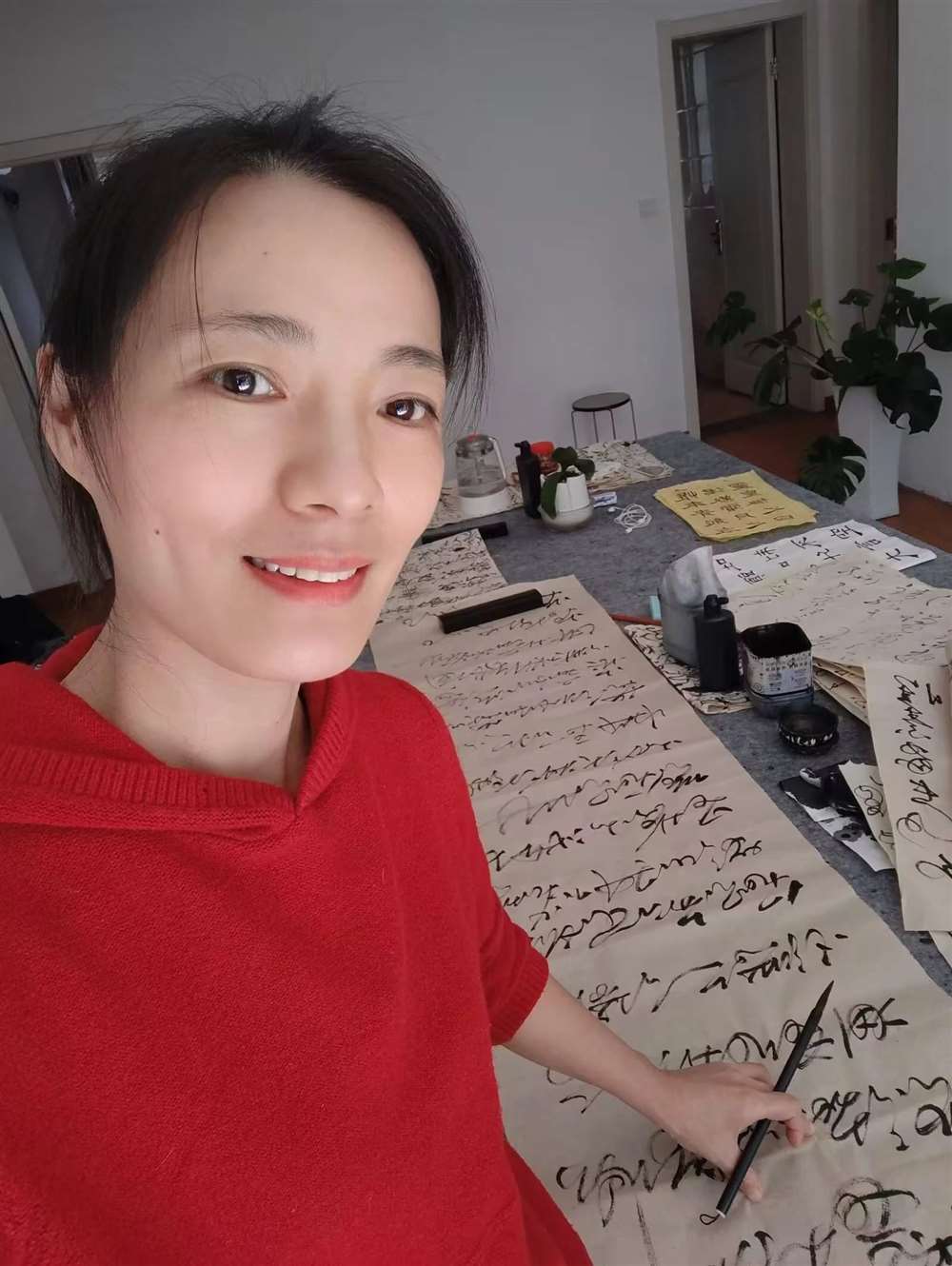 韩阿姨工作生活照2