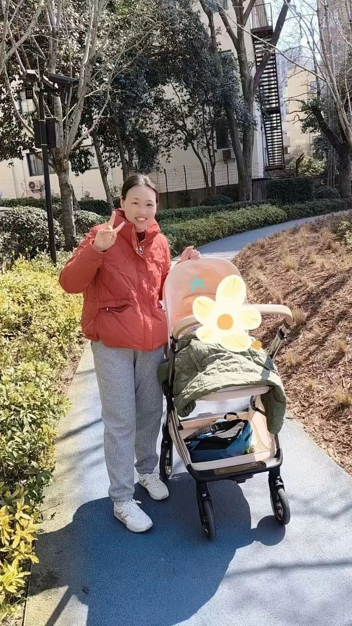 刘阿姨工作生活照4
