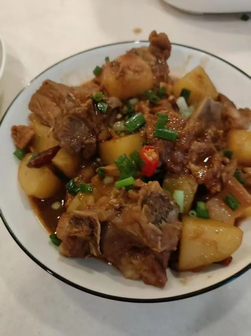 梁阿姨工作生活照3