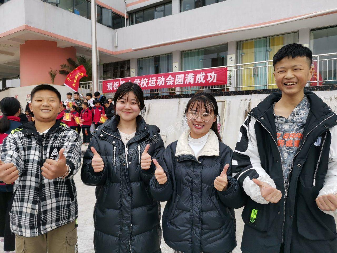 龙阿姨工作生活照9