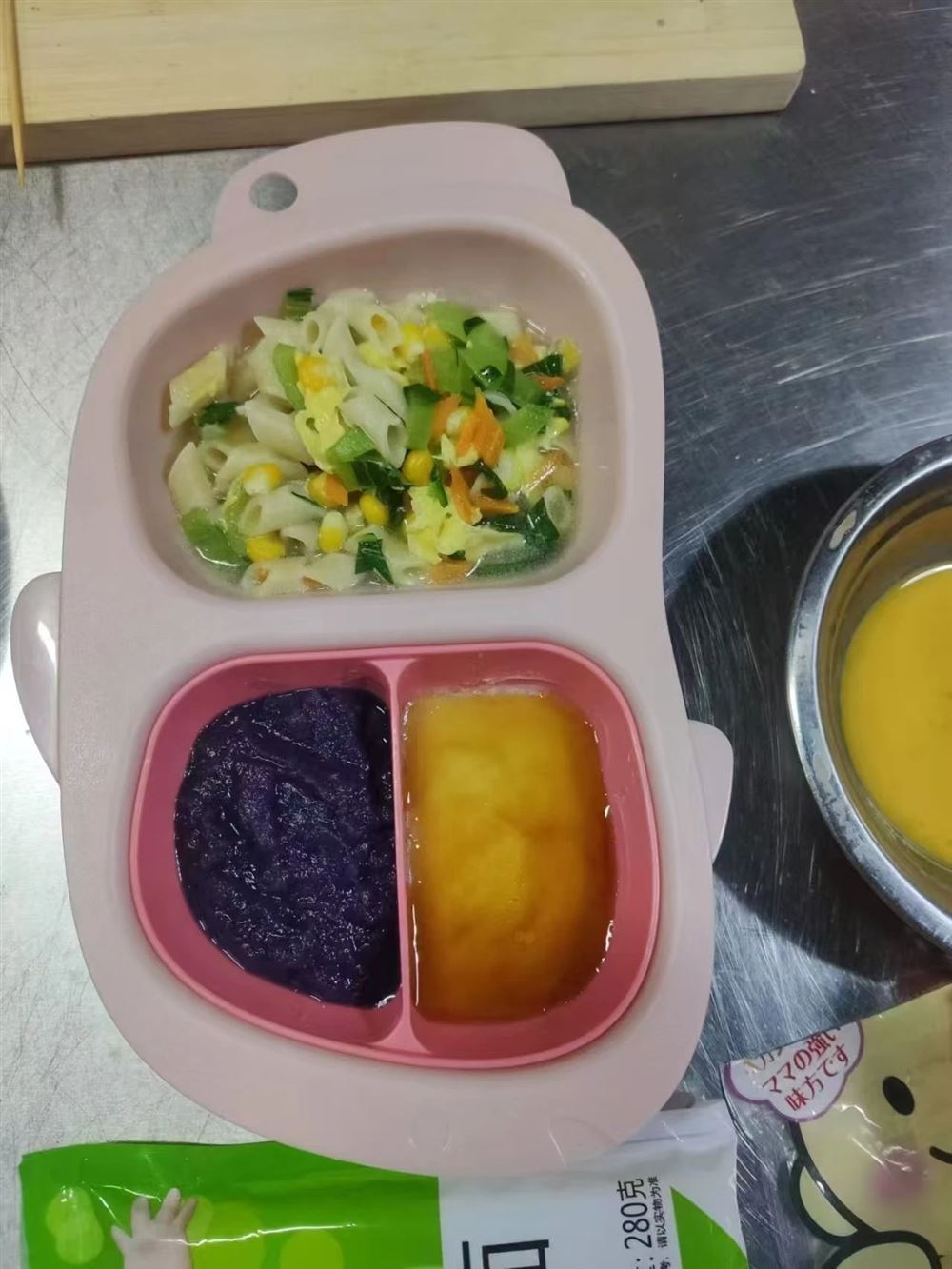 谌阿姨工作生活照5