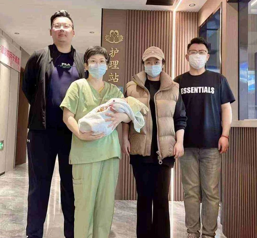 X阿姨工作生活照5