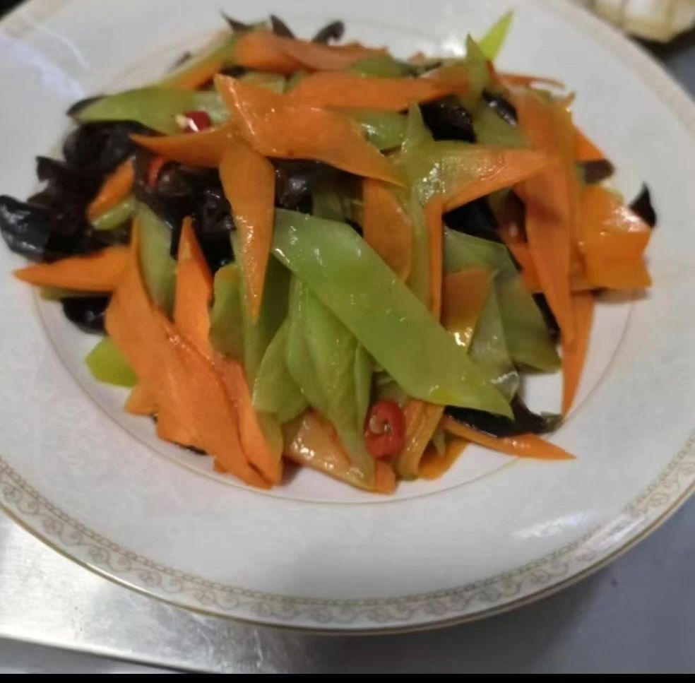 彭阿姨工作生活照6