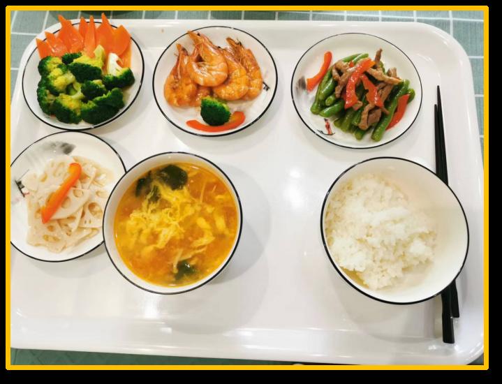 谢阿姨工作生活照11