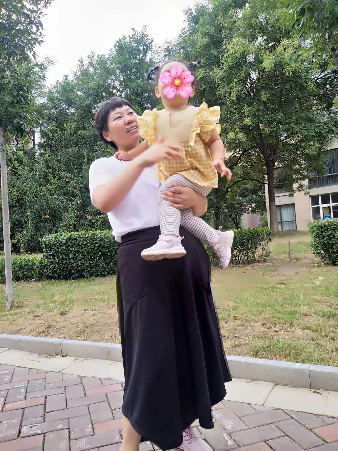 李阿姨工作生活照10