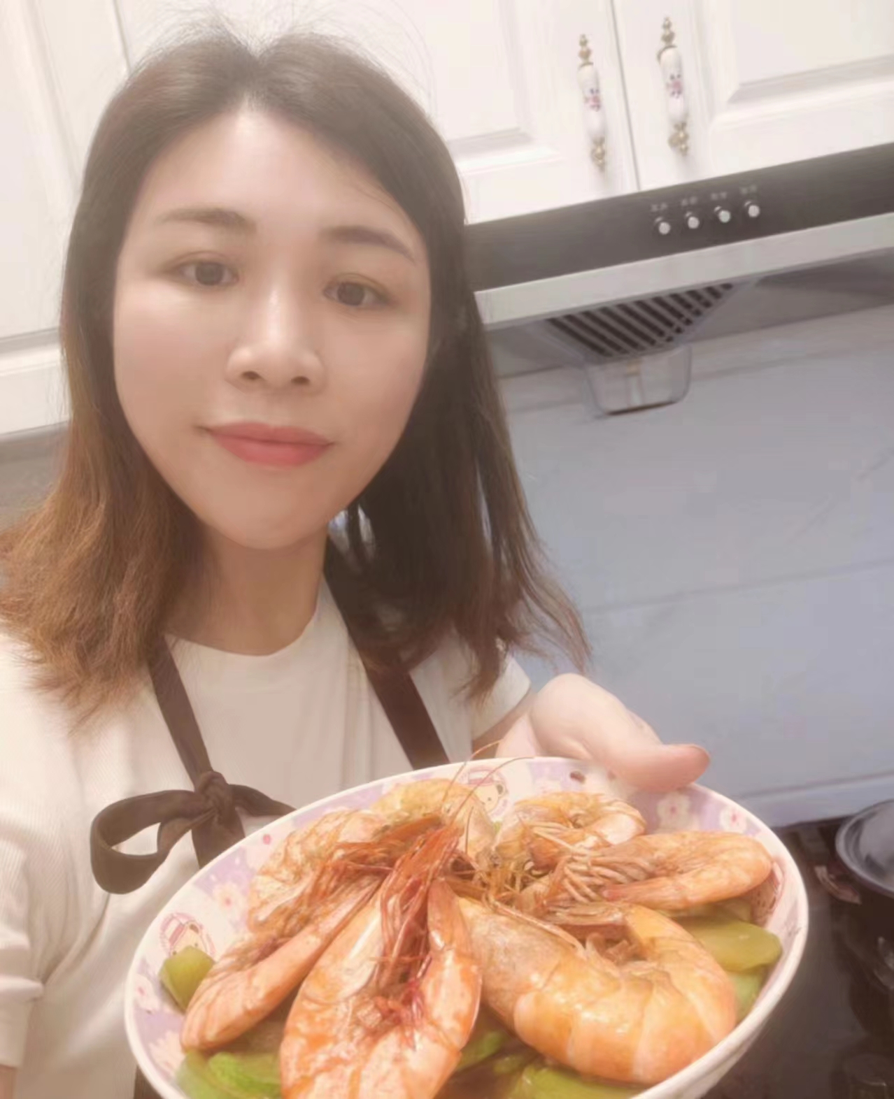 上海成长陪伴师梁阿姨公开照片