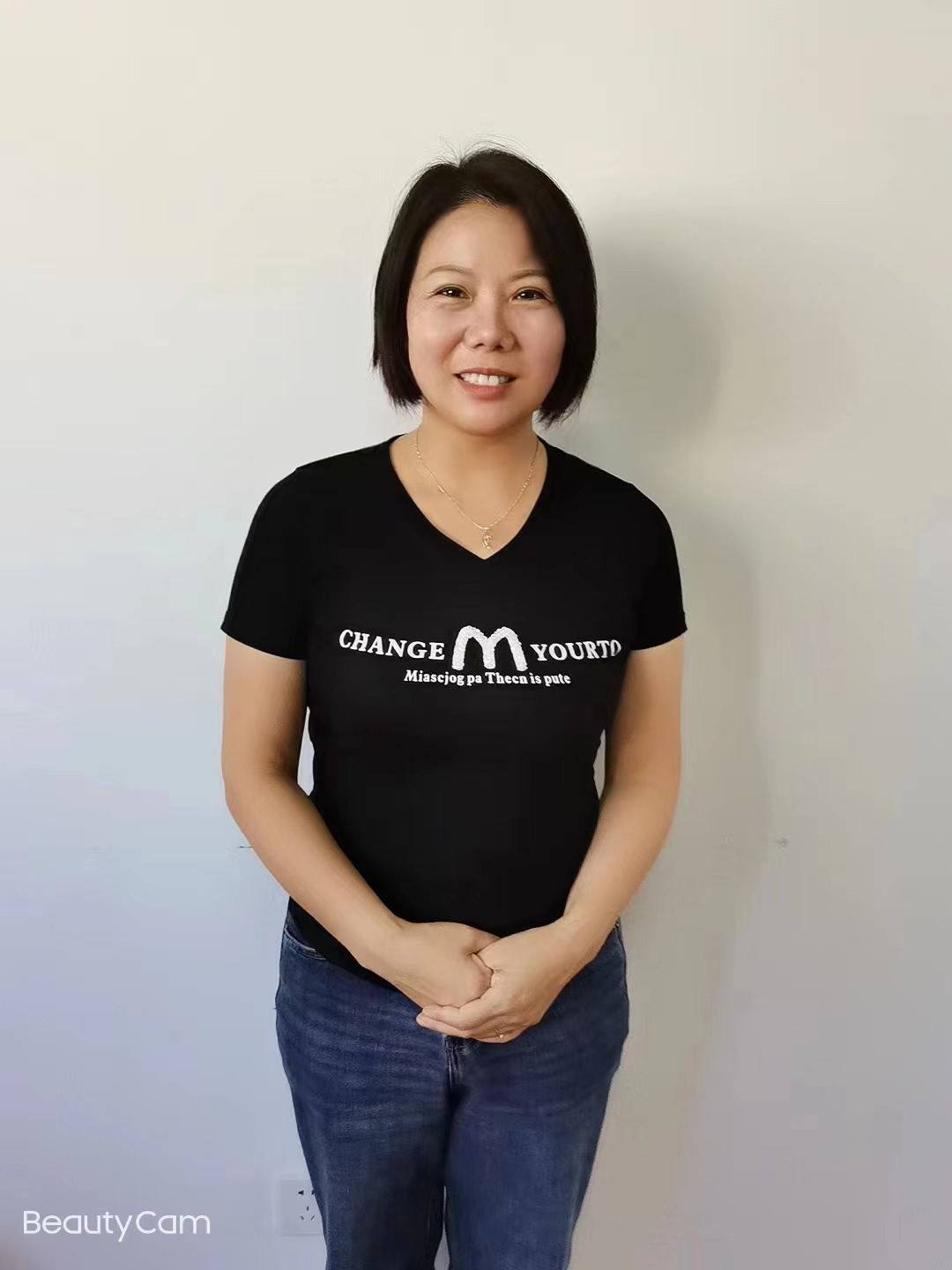 上海家务师周阿姨公开照片