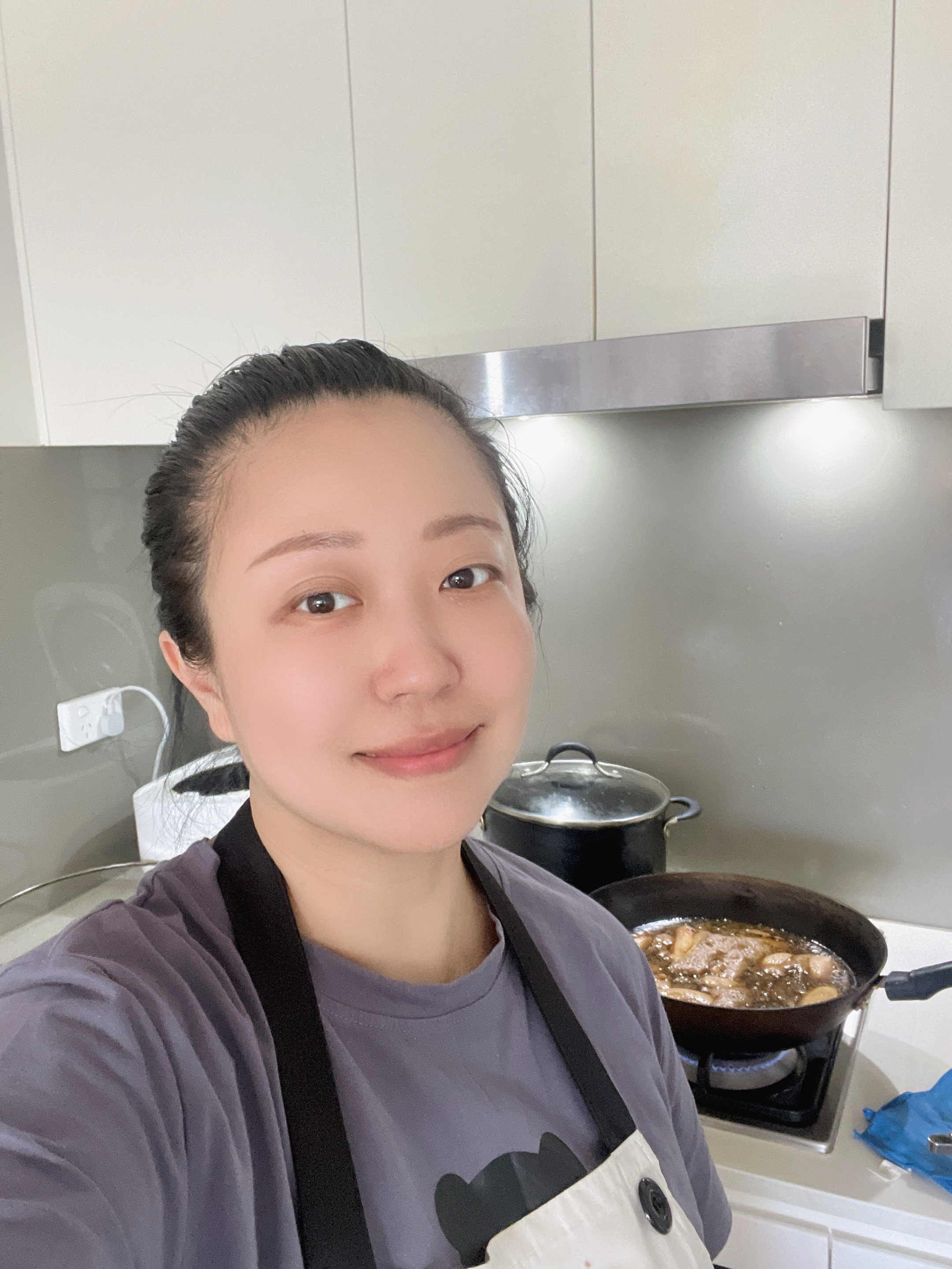 上海家务师汤阿姨公开照片